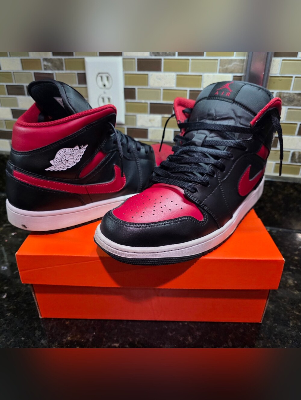 Air Jordan 1 Mid ♤ Black/Varsity Red/Summit White ♤ Men Size 12 ♤ DQ8426-067